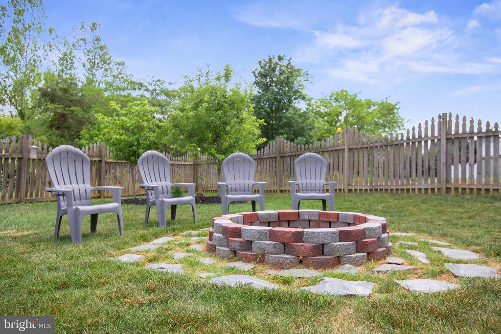 2609 MELISSA CT, FREDERICKSBURG, Virginia 22408, 5 Bedrooms Bedrooms, ,4 BathroomsBathrooms,Residential,2609 MELISSA CT,VASP2032876 MLS # VASP2032876
