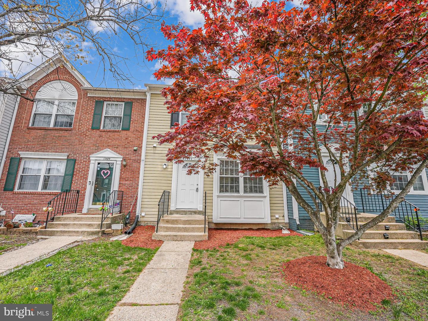 17891 LOUNSBERY DR, DUMFRIES, Virginia 22026, 3 Bedrooms Bedrooms, ,2 BathroomsBathrooms,Residential,For sale,17891 LOUNSBERY DR,VAPW2091960 MLS # VAPW2091960