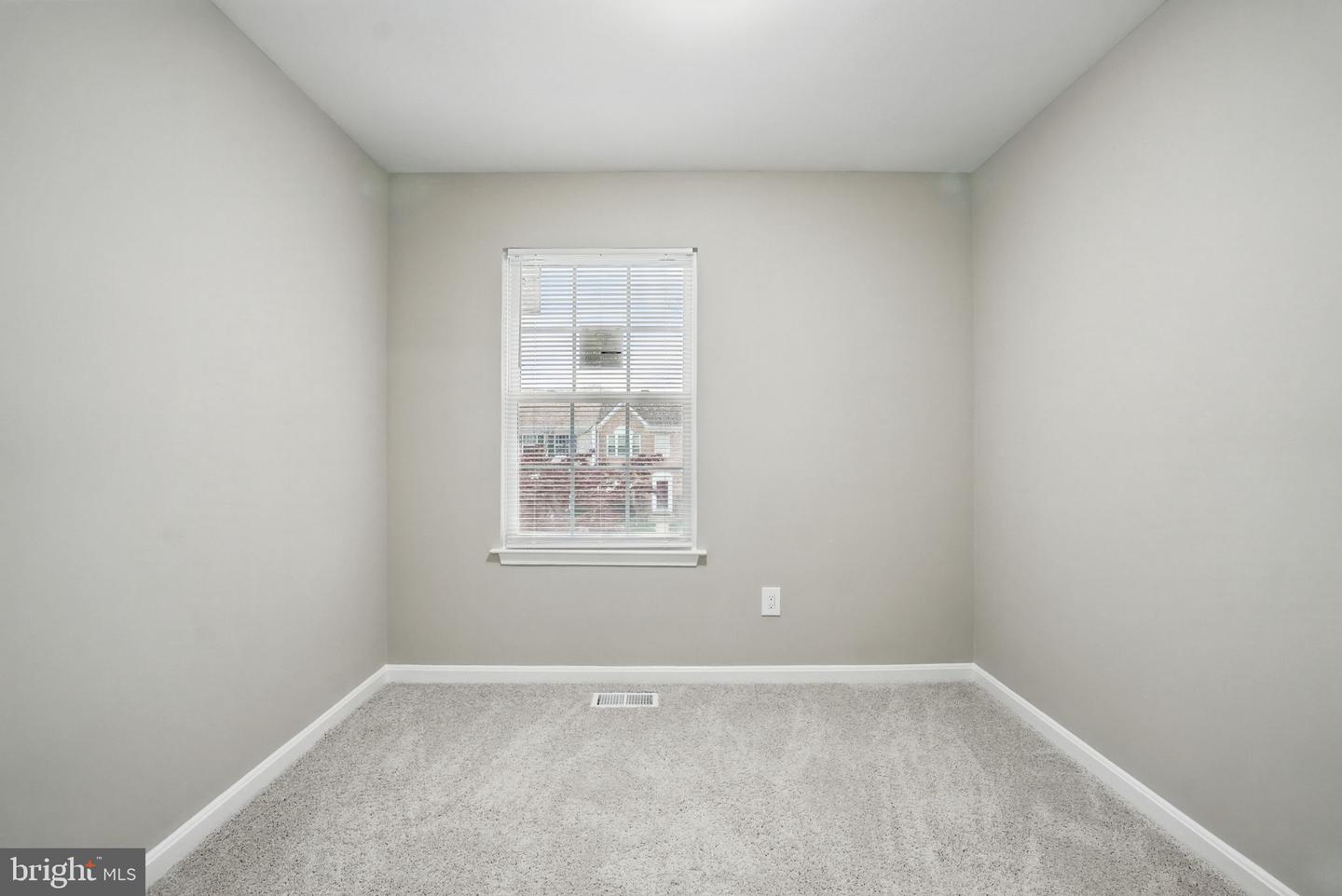 17891 LOUNSBERY DR, DUMFRIES, Virginia 22026, 3 Bedrooms Bedrooms, ,2 BathroomsBathrooms,Residential,For sale,17891 LOUNSBERY DR,VAPW2091960 MLS # VAPW2091960