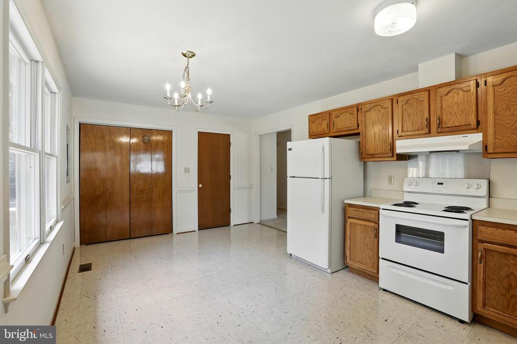 687 FITZPATRICK CT, FREDERICKSBURG, Virginia 22407, 3 Bedrooms Bedrooms, ,2 BathroomsBathrooms,Residential,687 FITZPATRICK CT,VASP2032694 MLS # VASP2032694