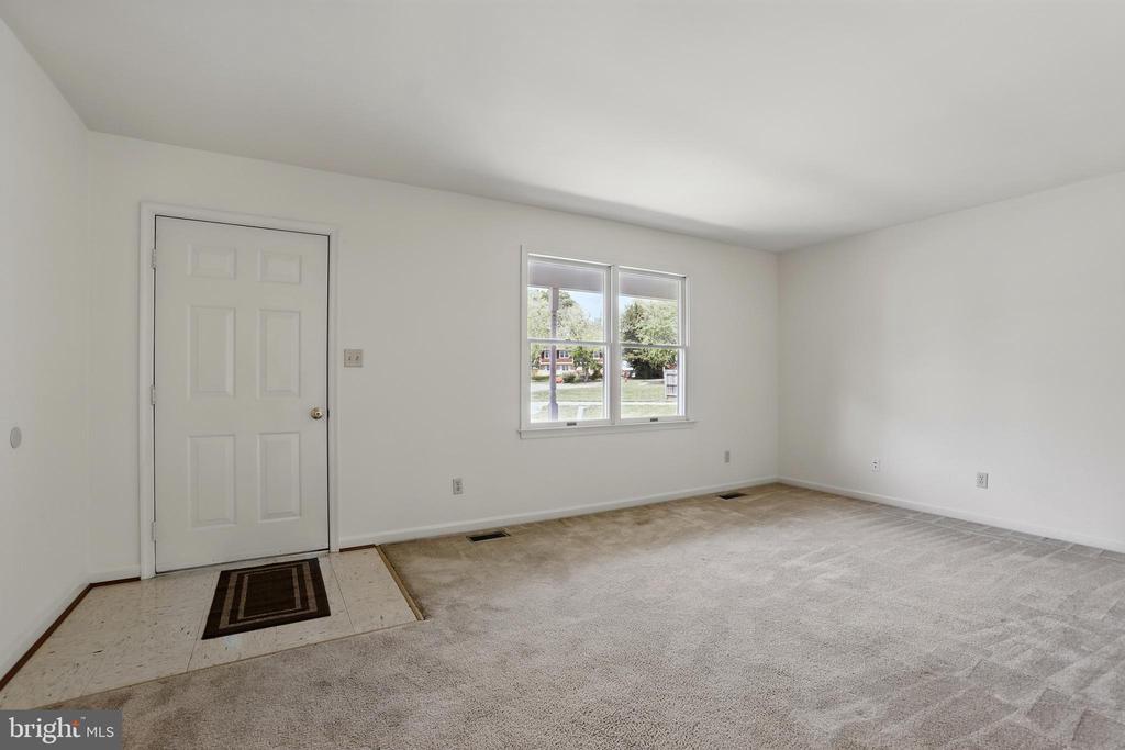 687 FITZPATRICK CT, FREDERICKSBURG, Virginia 22407, 3 Bedrooms Bedrooms, ,2 BathroomsBathrooms,Residential,687 FITZPATRICK CT,VASP2032694 MLS # VASP2032694