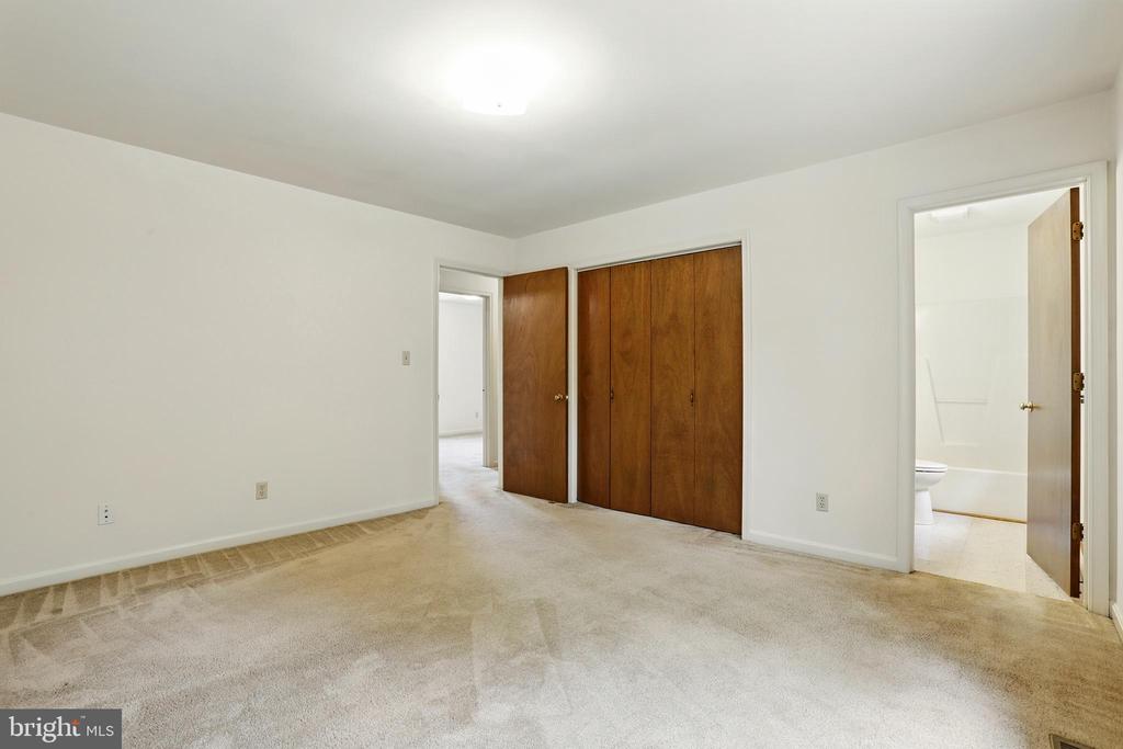 687 FITZPATRICK CT, FREDERICKSBURG, Virginia 22407, 3 Bedrooms Bedrooms, ,2 BathroomsBathrooms,Residential,687 FITZPATRICK CT,VASP2032694 MLS # VASP2032694