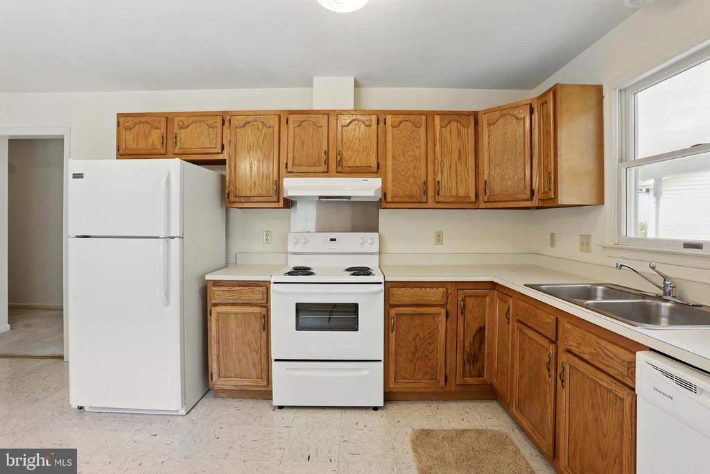 687 FITZPATRICK CT, FREDERICKSBURG, Virginia 22407, 3 Bedrooms Bedrooms, ,2 BathroomsBathrooms,Residential,687 FITZPATRICK CT,VASP2032694 MLS # VASP2032694