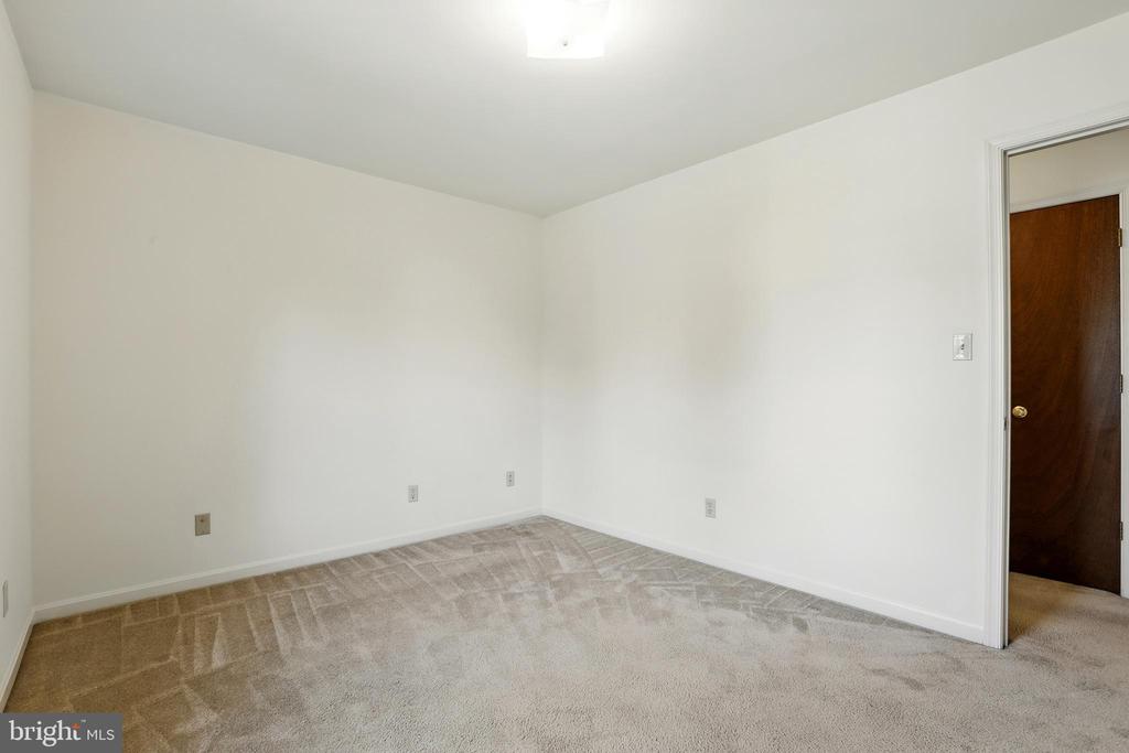 687 FITZPATRICK CT, FREDERICKSBURG, Virginia 22407, 3 Bedrooms Bedrooms, ,2 BathroomsBathrooms,Residential,687 FITZPATRICK CT,VASP2032694 MLS # VASP2032694