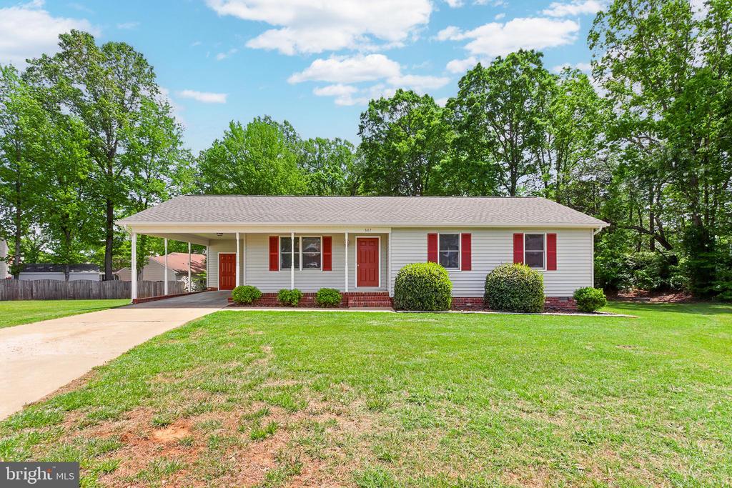 687 FITZPATRICK CT, FREDERICKSBURG, Virginia 22407, 3 Bedrooms Bedrooms, ,2 BathroomsBathrooms,Residential,687 FITZPATRICK CT,VASP2032694 MLS # VASP2032694