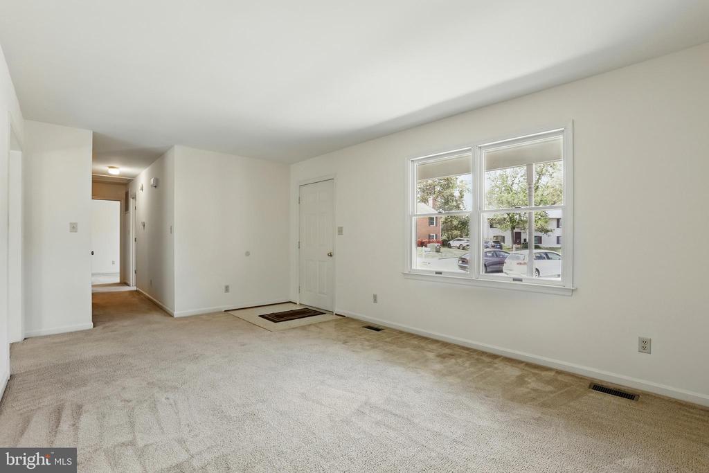 687 FITZPATRICK CT, FREDERICKSBURG, Virginia 22407, 3 Bedrooms Bedrooms, ,2 BathroomsBathrooms,Residential,687 FITZPATRICK CT,VASP2032694 MLS # VASP2032694