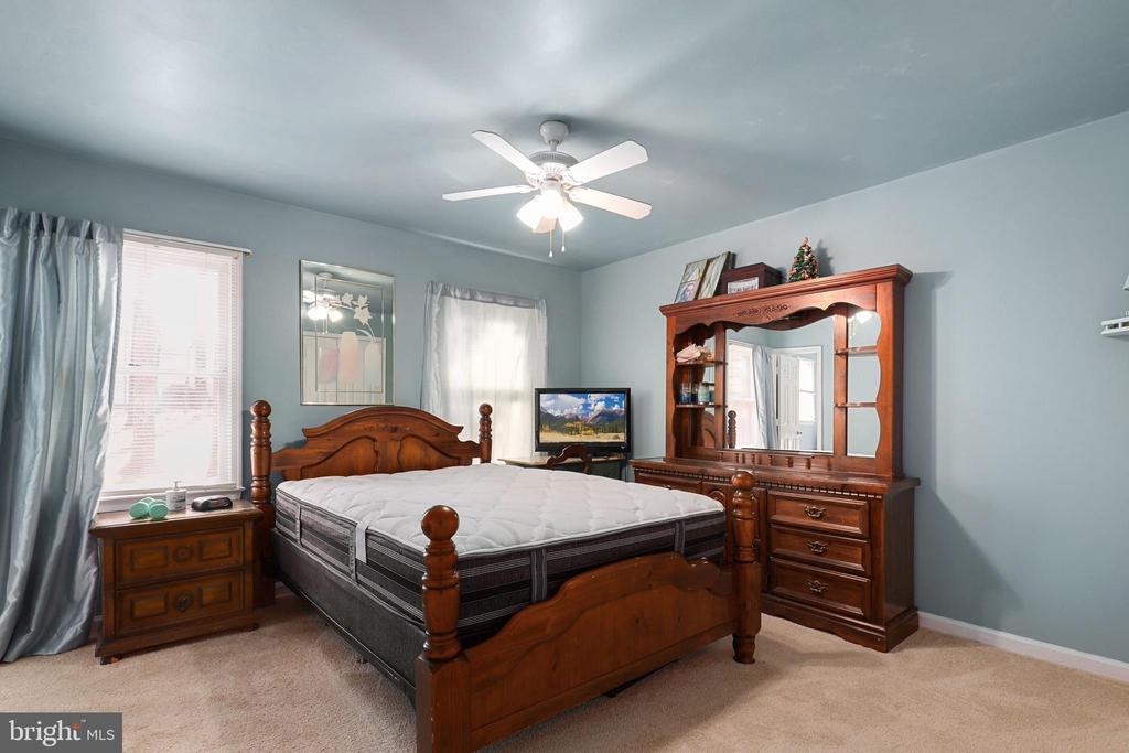 3702 LAKEVIEW PKWY, LOCUST GROVE, Virginia 22508, 3 Bedrooms Bedrooms, ,2 BathroomsBathrooms,Residential,3702 LAKEVIEW PKWY,VAOR2009630 MLS # VAOR2009630