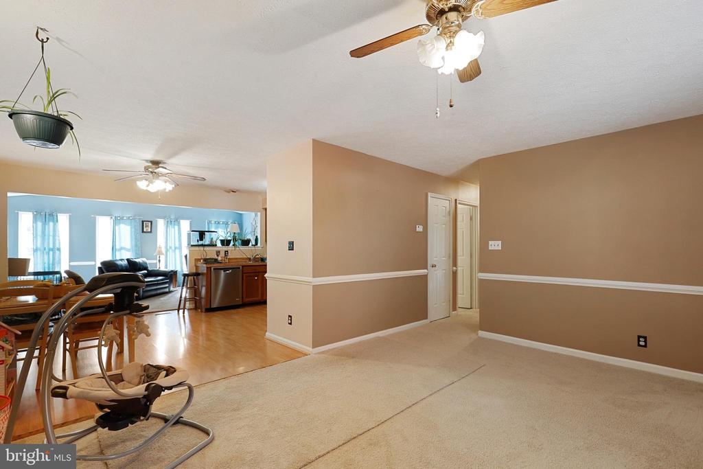 3702 LAKEVIEW PKWY, LOCUST GROVE, Virginia 22508, 3 Bedrooms Bedrooms, ,2 BathroomsBathrooms,Residential,3702 LAKEVIEW PKWY,VAOR2009630 MLS # VAOR2009630