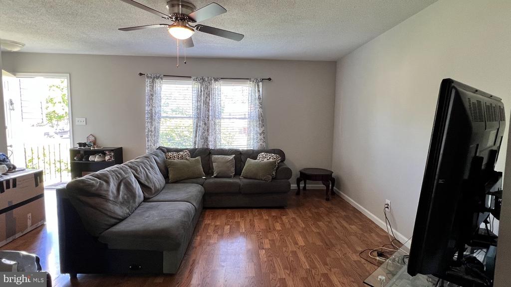 112 SAGUN DR, FREDERICKSBURG, Virginia 22407, 4 Bedrooms Bedrooms, ,1 BathroomBathrooms,Residential,MILL GARDEN,112 SAGUN DR,VASP2032902 MLS # VASP2032902