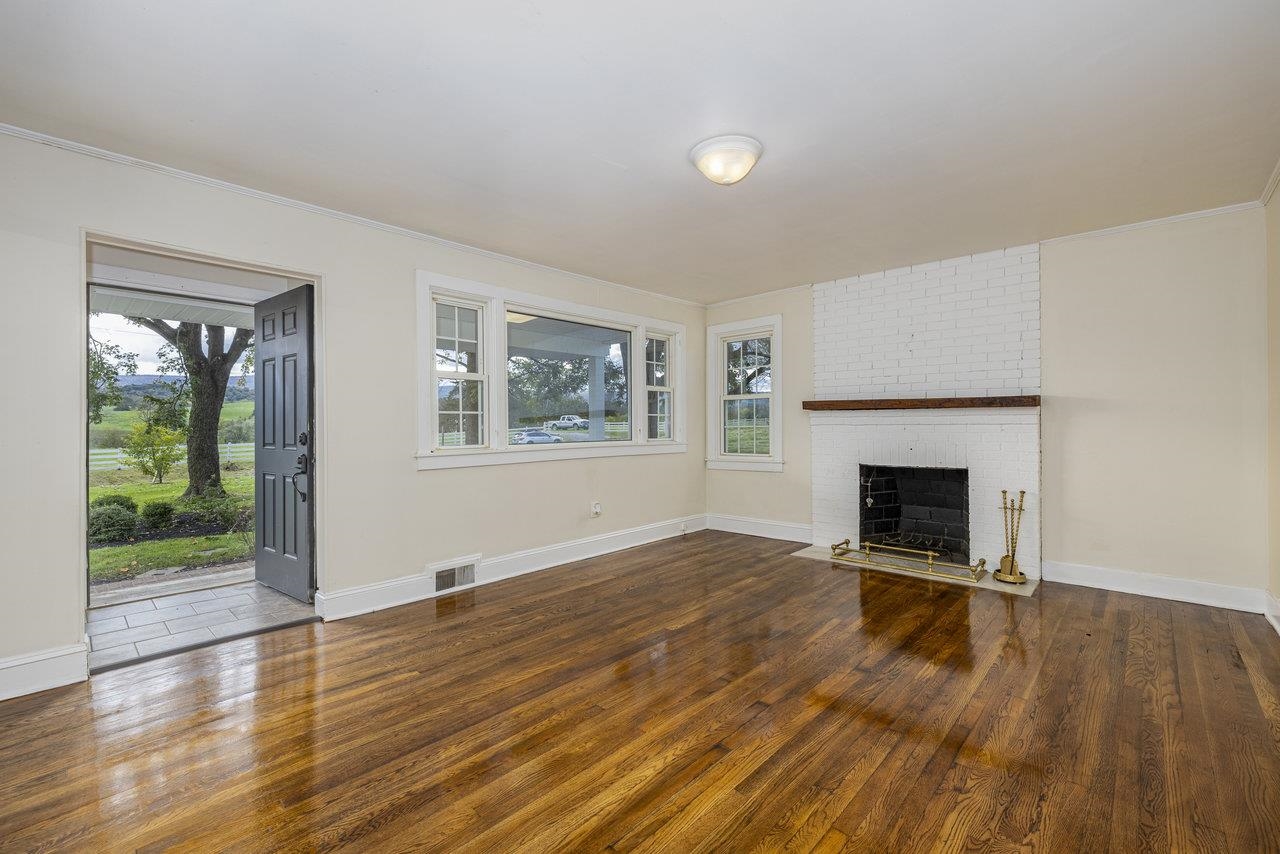 11193 INDIAN TRAIL RD, ROCKINGHAM, Virginia 22802, 6 Bedrooms Bedrooms, ,3 BathroomsBathrooms,Residential,11193 INDIAN TRAIL RD,662697 MLS # 662697