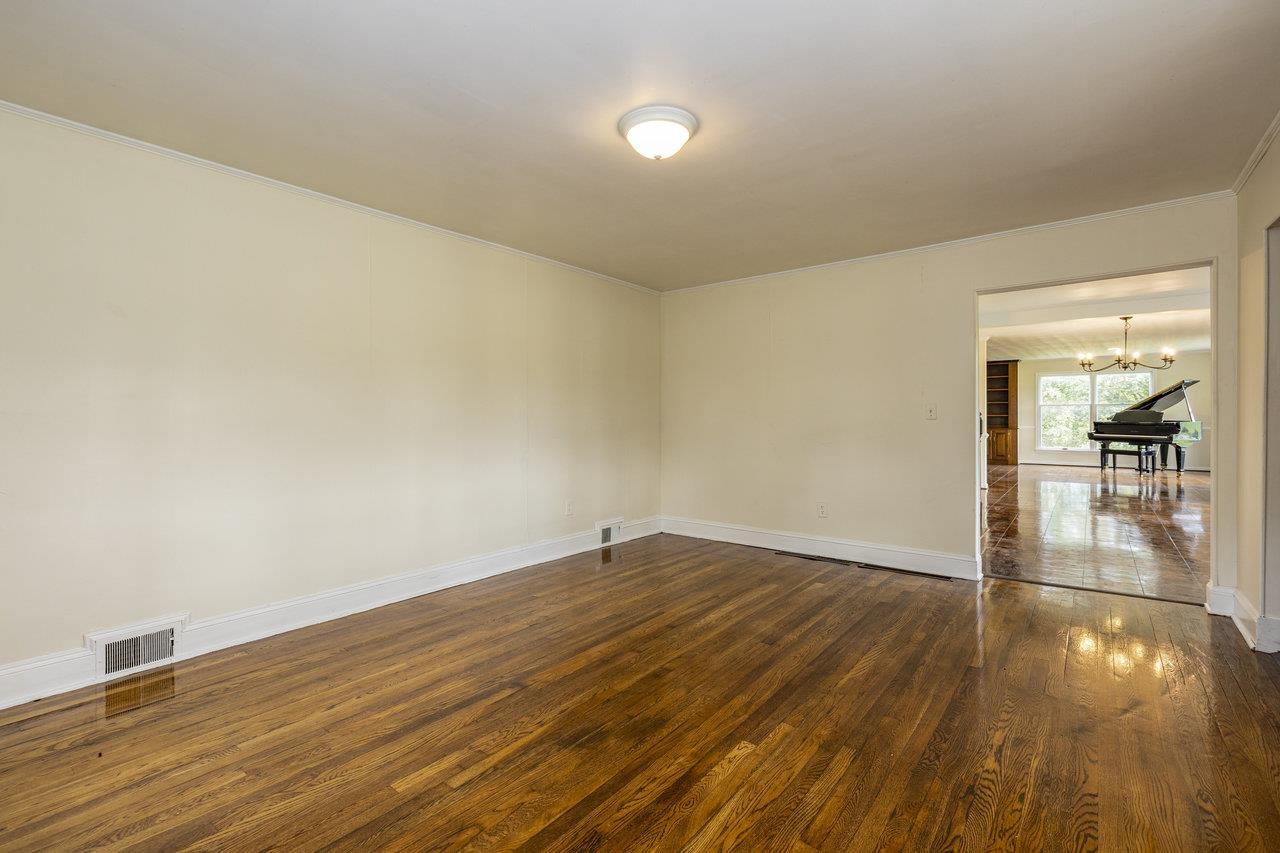 11193 INDIAN TRAIL RD, ROCKINGHAM, Virginia 22802, 6 Bedrooms Bedrooms, ,3 BathroomsBathrooms,Residential,11193 INDIAN TRAIL RD,662697 MLS # 662697