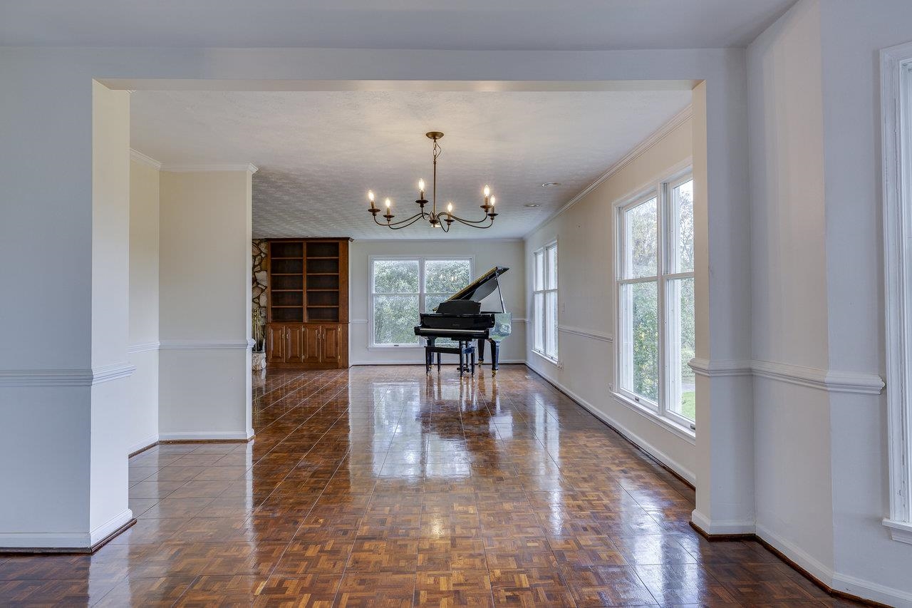 11193 INDIAN TRAIL RD, ROCKINGHAM, Virginia 22802, 6 Bedrooms Bedrooms, ,3 BathroomsBathrooms,Residential,11193 INDIAN TRAIL RD,662697 MLS # 662697