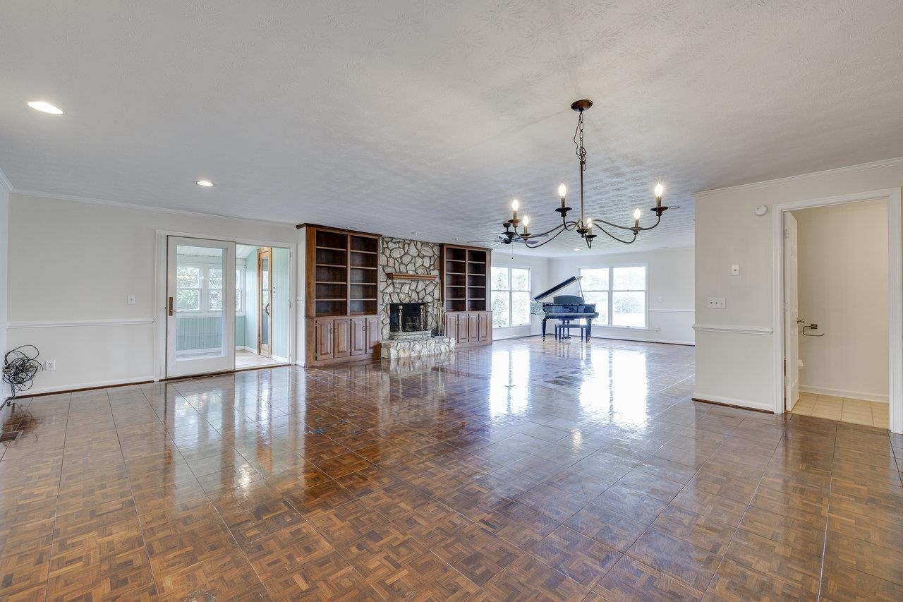 11193 INDIAN TRAIL RD, ROCKINGHAM, Virginia 22802, 6 Bedrooms Bedrooms, ,3 BathroomsBathrooms,Residential,11193 INDIAN TRAIL RD,662697 MLS # 662697