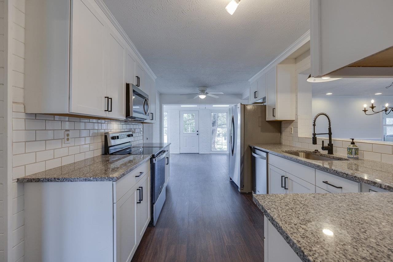 11193 INDIAN TRAIL RD, ROCKINGHAM, Virginia 22802, 6 Bedrooms Bedrooms, ,3 BathroomsBathrooms,Residential,11193 INDIAN TRAIL RD,662697 MLS # 662697