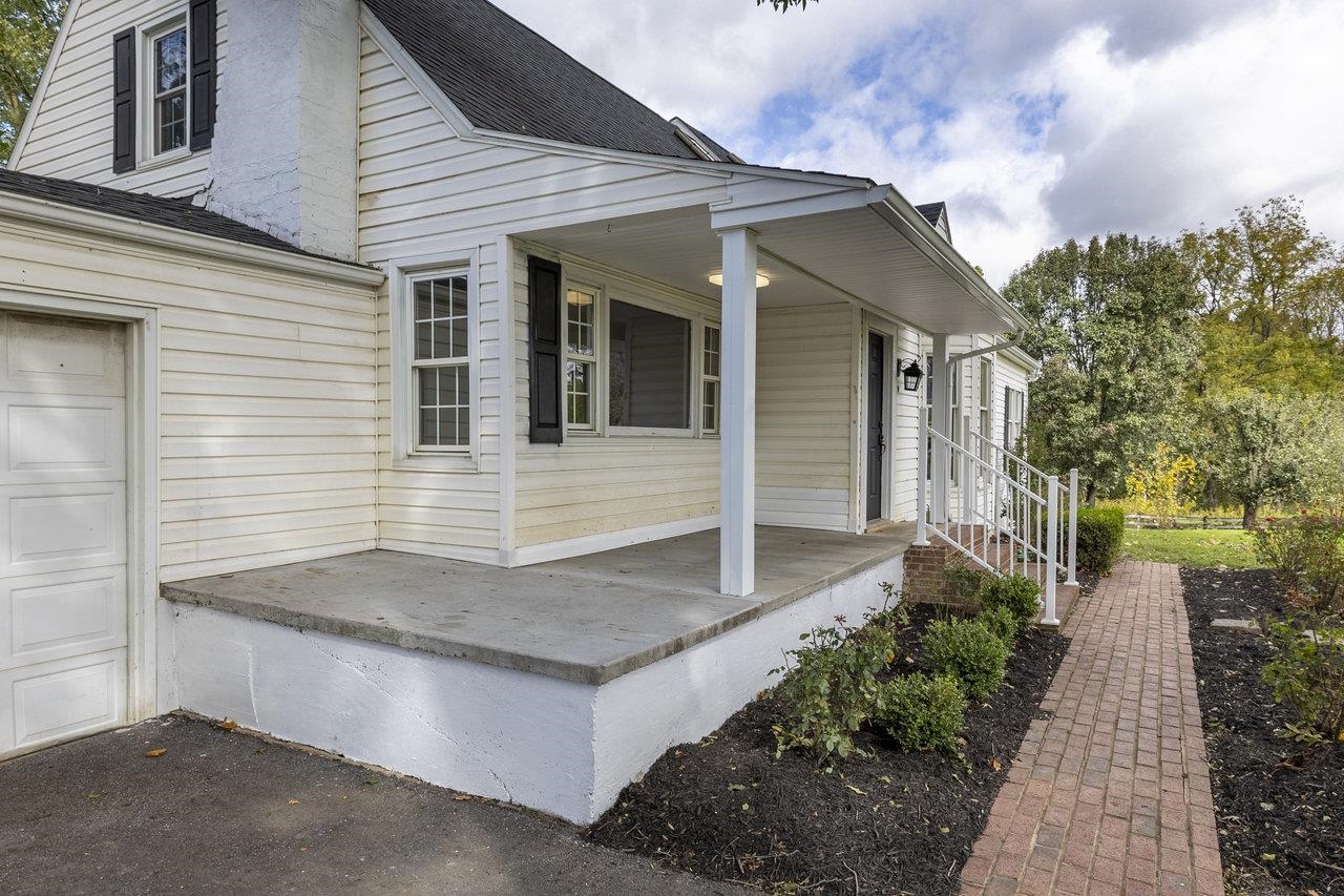 11193 INDIAN TRAIL RD, ROCKINGHAM, Virginia 22802, 6 Bedrooms Bedrooms, ,3 BathroomsBathrooms,Residential,11193 INDIAN TRAIL RD,662697 MLS # 662697