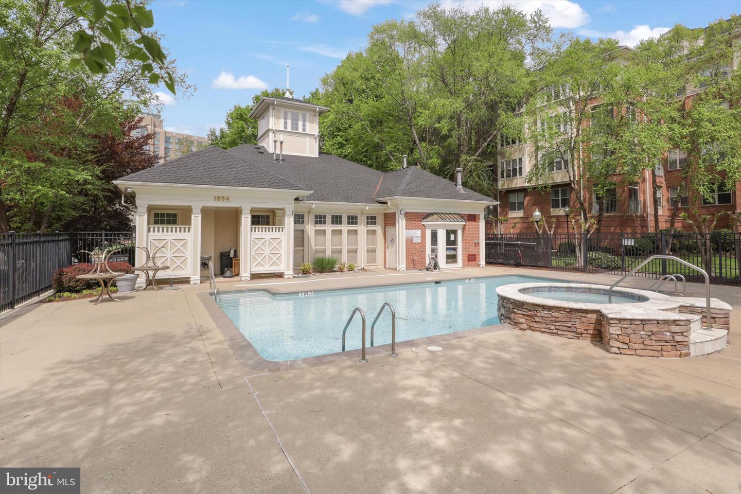 1860 STRATFORD PARK PL #202, RESTON, Virginia 20190, 2 Bedrooms Bedrooms, ,2 BathroomsBathrooms,Residential,For sale,1860 STRATFORD PARK PL #202,VAFX2234030 MLS # VAFX2234030
