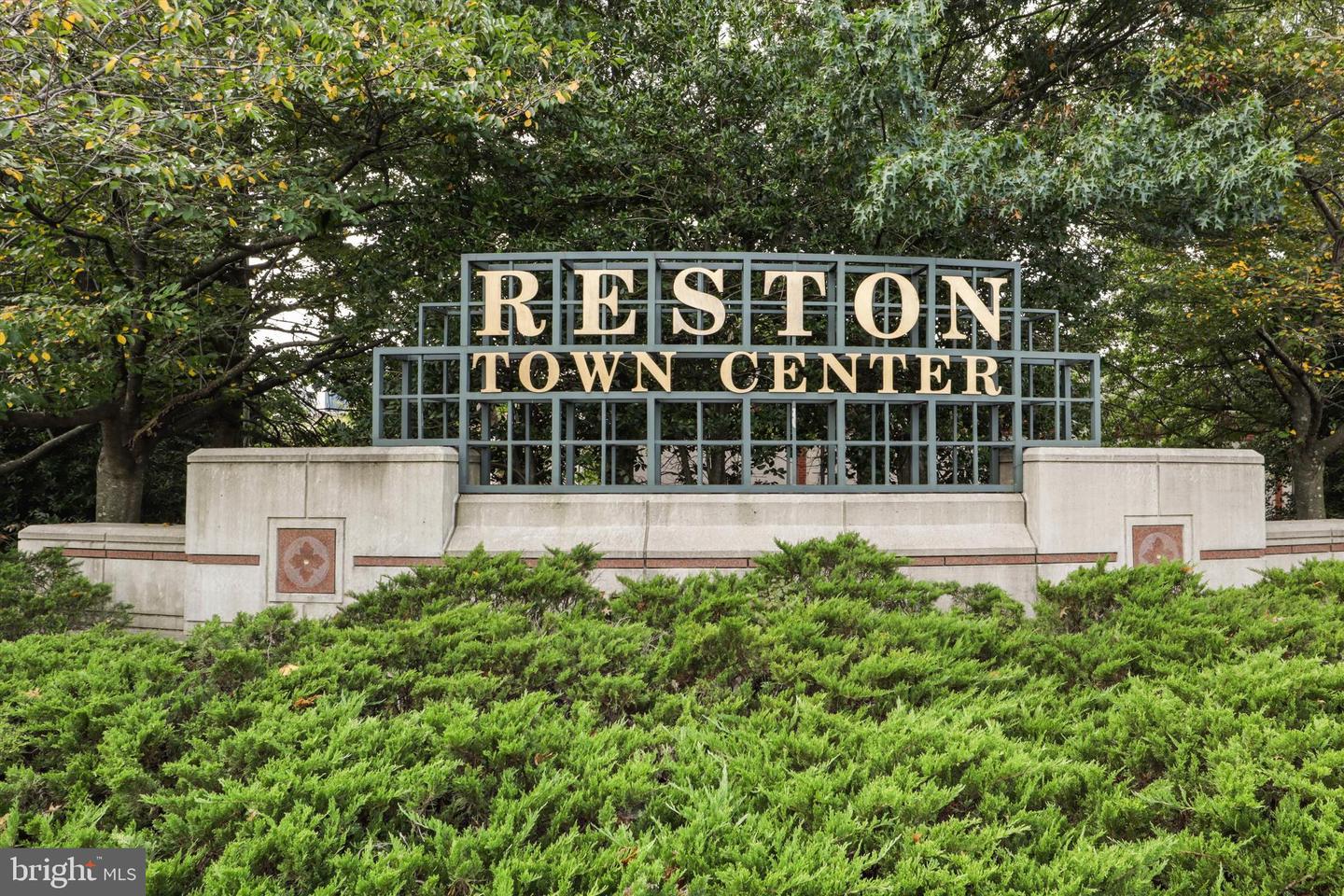 1860 STRATFORD PARK PL #202, RESTON, Virginia 20190, 2 Bedrooms Bedrooms, ,2 BathroomsBathrooms,Residential,For sale,1860 STRATFORD PARK PL #202,VAFX2234030 MLS # VAFX2234030
