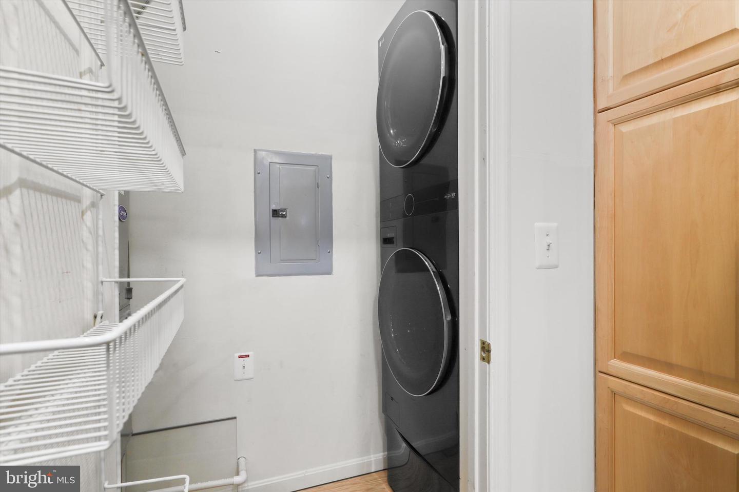 1860 STRATFORD PARK PL #202, RESTON, Virginia 20190, 2 Bedrooms Bedrooms, ,2 BathroomsBathrooms,Residential,For sale,1860 STRATFORD PARK PL #202,VAFX2234030 MLS # VAFX2234030