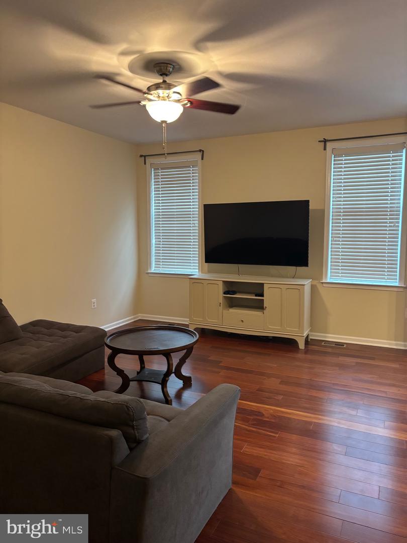15446 PAINTERS COVE WAY, HAYMARKET, Virginia 20169, 3 Bedrooms Bedrooms, ,2 BathroomsBathrooms,Residential,For sale,15446 PAINTERS COVE WAY,VAPW2092036 MLS # VAPW2092036
