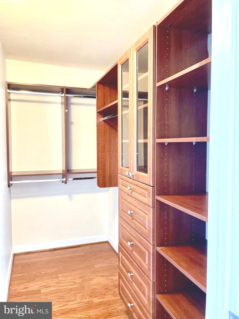 4079 S FOUR MILE RUN DR S #403, ARLINGTON, Virginia 22204, 2 Bedrooms Bedrooms, ,1 BathroomBathrooms,Residential,For sale,4079 S FOUR MILE RUN DR S #403,VAAR2056044 MLS # VAAR2056044