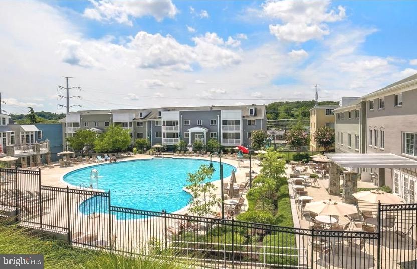 4079 S FOUR MILE RUN DR S #403, ARLINGTON, Virginia 22204, 2 Bedrooms Bedrooms, ,1 BathroomBathrooms,Residential,For sale,4079 S FOUR MILE RUN DR S #403,VAAR2056044 MLS # VAAR2056044