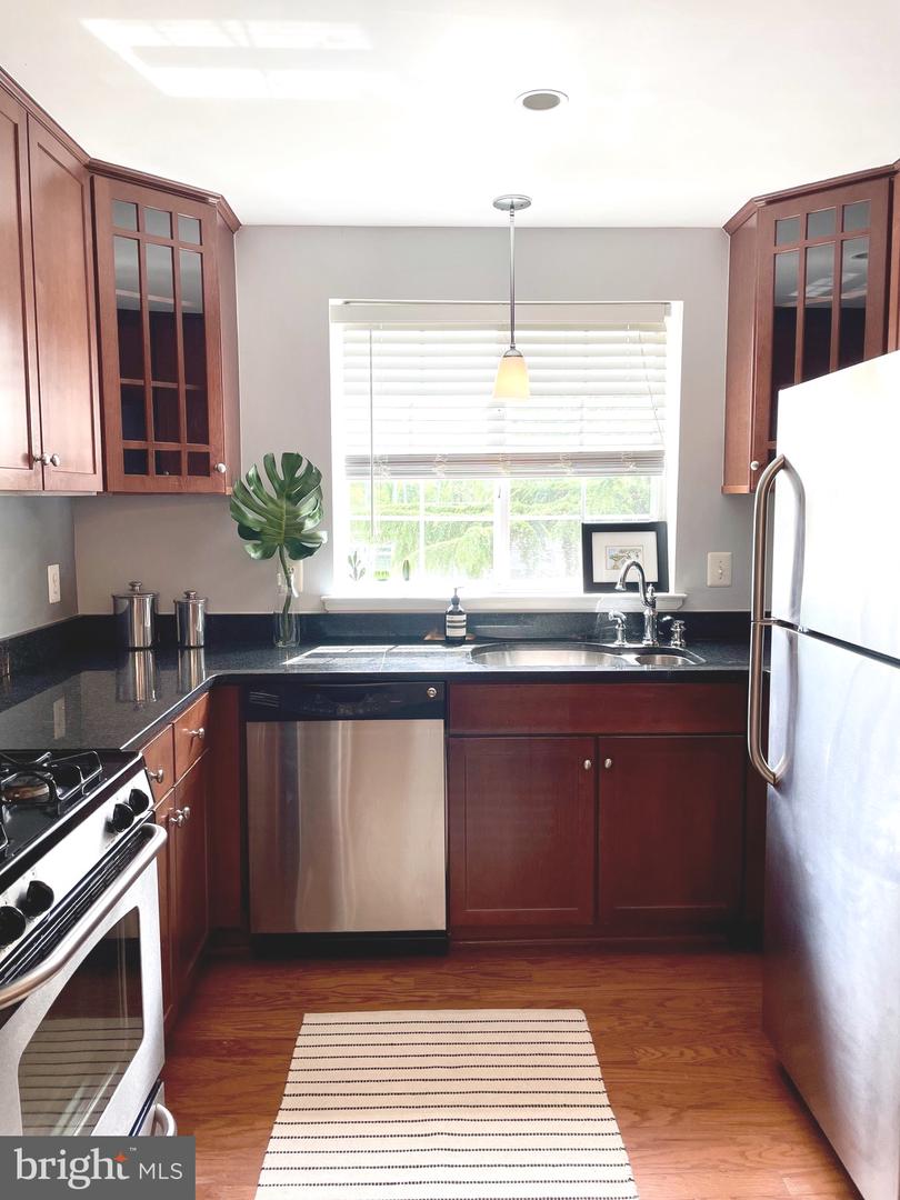 4079 S FOUR MILE RUN DR S #403, ARLINGTON, Virginia 22204, 2 Bedrooms Bedrooms, ,1 BathroomBathrooms,Residential,For sale,4079 S FOUR MILE RUN DR S #403,VAAR2056044 MLS # VAAR2056044
