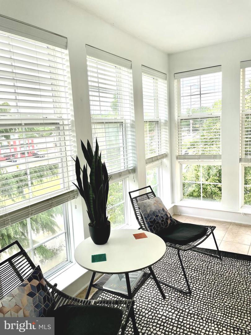 4079 S FOUR MILE RUN DR S #403, ARLINGTON, Virginia 22204, 2 Bedrooms Bedrooms, ,1 BathroomBathrooms,Residential,For sale,4079 S FOUR MILE RUN DR S #403,VAAR2056044 MLS # VAAR2056044