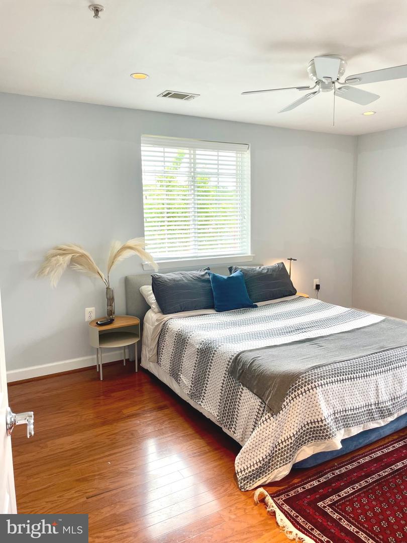 4079 S FOUR MILE RUN DR S #403, ARLINGTON, Virginia 22204, 2 Bedrooms Bedrooms, ,1 BathroomBathrooms,Residential,For sale,4079 S FOUR MILE RUN DR S #403,VAAR2056044 MLS # VAAR2056044