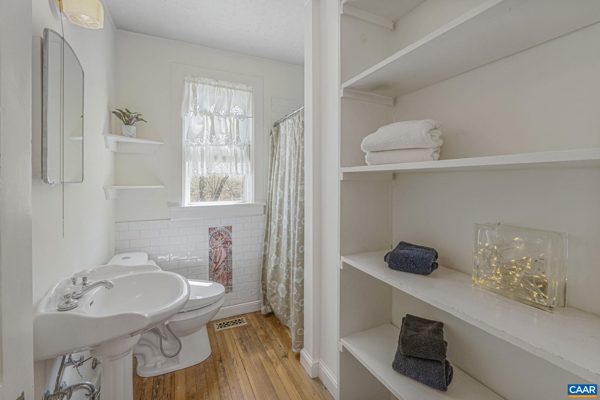 525 DEBENHAM CT, CHARLOTTESVILLE, Virginia 22902, 4 Bedrooms Bedrooms, ,2 BathroomsBathrooms,Residential,525 DEBENHAM CT,663792 MLS # 663792