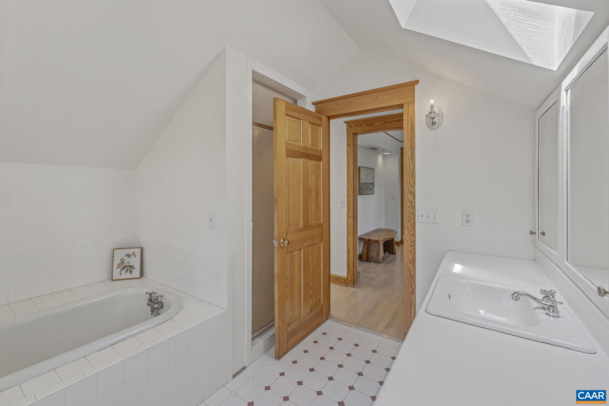 525 DEBENHAM CT, CHARLOTTESVILLE, Virginia 22902, 4 Bedrooms Bedrooms, ,2 BathroomsBathrooms,Residential,525 DEBENHAM CT,663792 MLS # 663792
