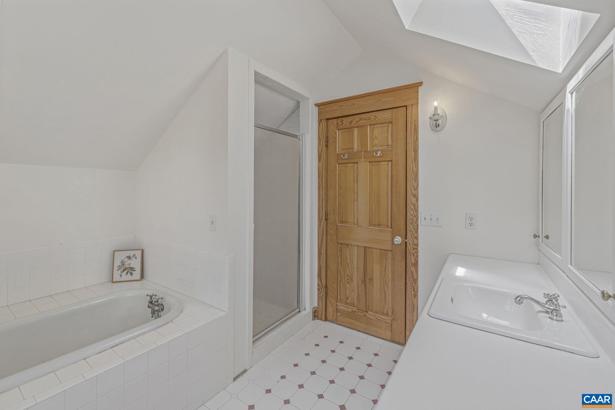 525 DEBENHAM CT, CHARLOTTESVILLE, Virginia 22902, 4 Bedrooms Bedrooms, ,2 BathroomsBathrooms,Residential,525 DEBENHAM CT,663792 MLS # 663792