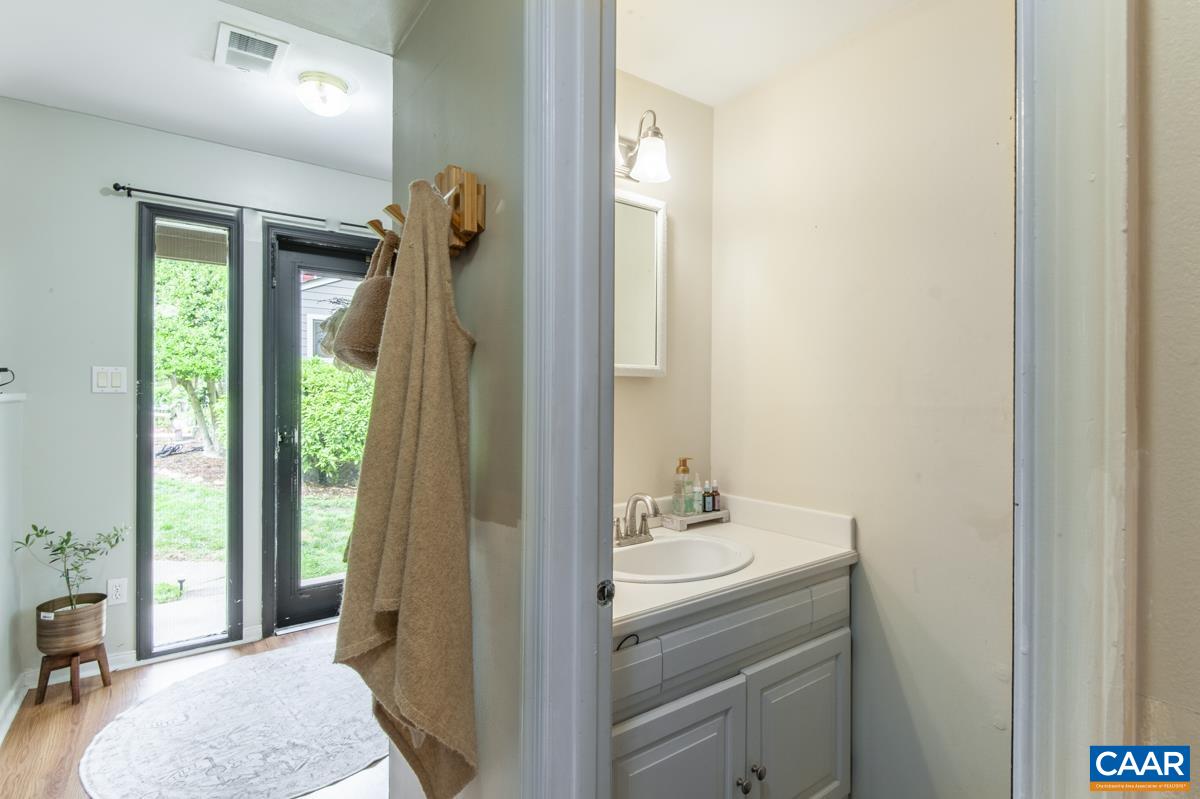 1048 CHESHIRE CT, CHARLOTTESVILLE, Virginia 22901, 3 Bedrooms Bedrooms, ,2 BathroomsBathrooms,Residential,1048 CHESHIRE CT,664122 MLS # 664122