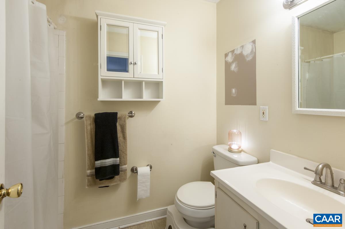 1048 CHESHIRE CT, CHARLOTTESVILLE, Virginia 22901, 3 Bedrooms Bedrooms, ,2 BathroomsBathrooms,Residential,1048 CHESHIRE CT,664122 MLS # 664122