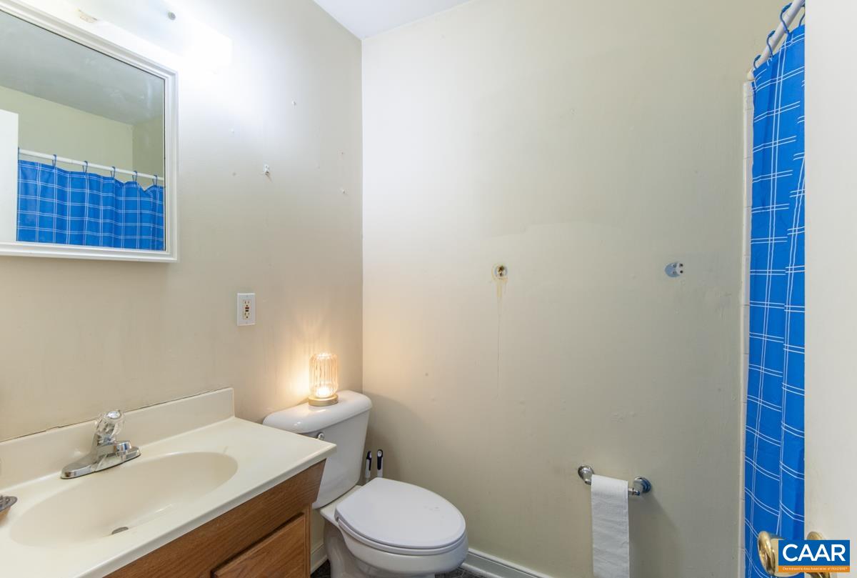 1048 CHESHIRE CT, CHARLOTTESVILLE, Virginia 22901, 3 Bedrooms Bedrooms, ,2 BathroomsBathrooms,Residential,1048 CHESHIRE CT,664122 MLS # 664122