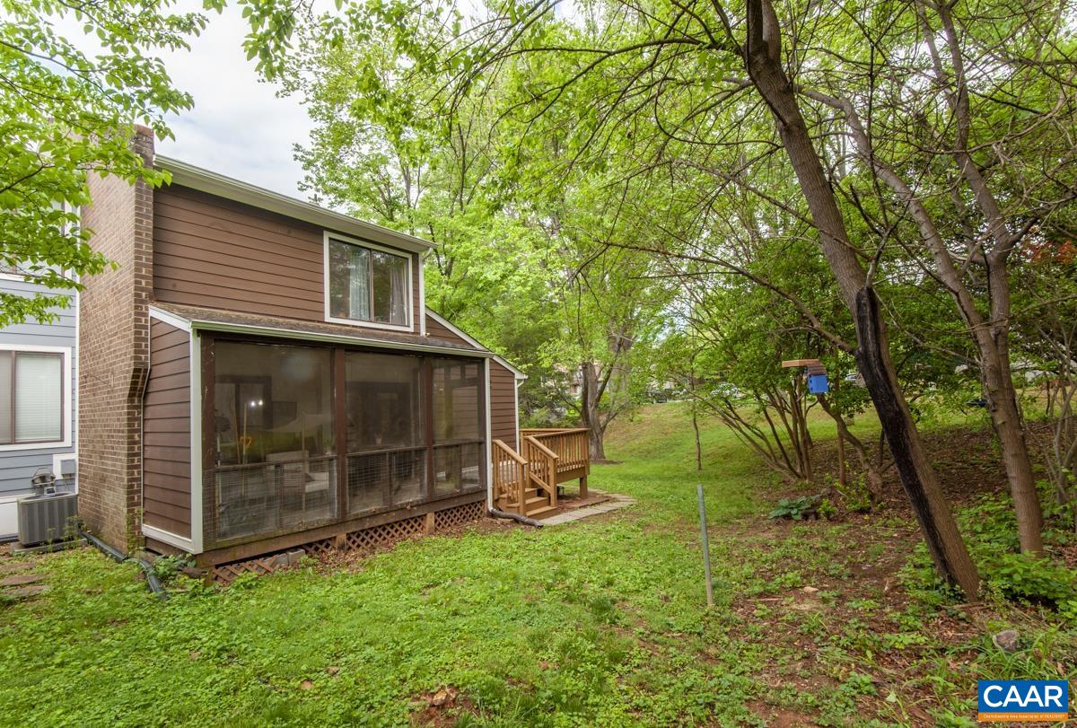 1048 CHESHIRE CT, CHARLOTTESVILLE, Virginia 22901, 3 Bedrooms Bedrooms, ,2 BathroomsBathrooms,Residential,1048 CHESHIRE CT,664122 MLS # 664122