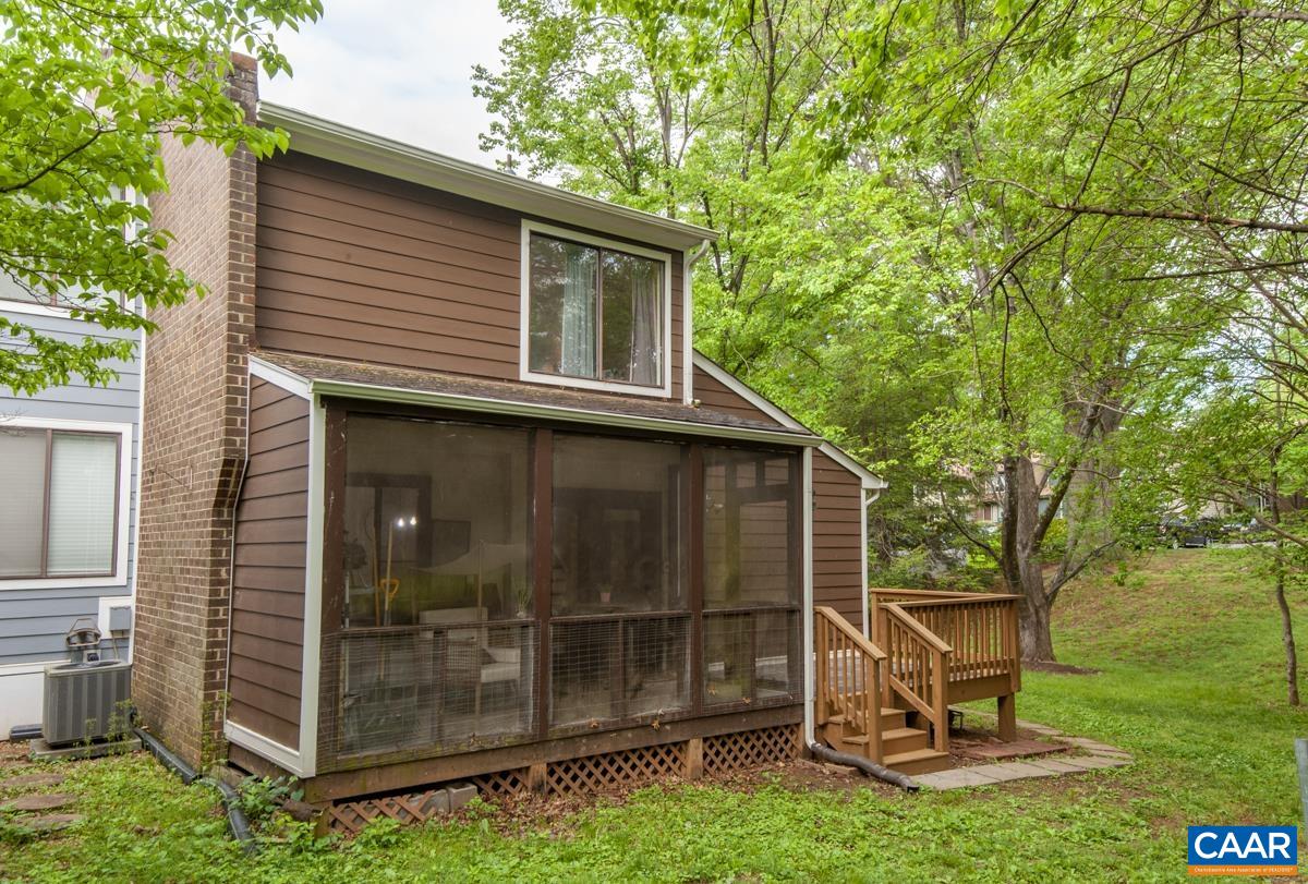 1048 CHESHIRE CT, CHARLOTTESVILLE, Virginia 22901, 3 Bedrooms Bedrooms, ,2 BathroomsBathrooms,Residential,1048 CHESHIRE CT,664122 MLS # 664122