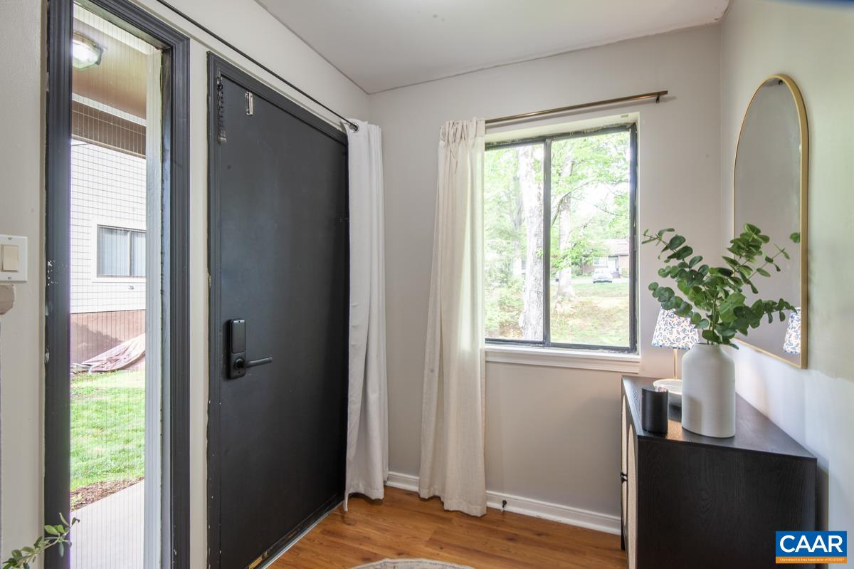 1048 CHESHIRE CT, CHARLOTTESVILLE, Virginia 22901, 3 Bedrooms Bedrooms, ,2 BathroomsBathrooms,Residential,1048 CHESHIRE CT,664122 MLS # 664122