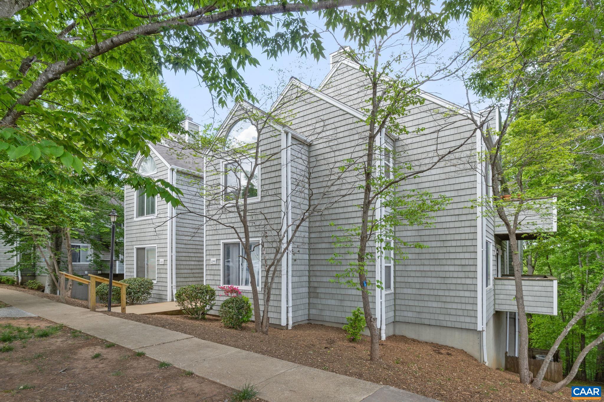 1236 CLIFDEN GREENE, CHARLOTTESVILLE, VA