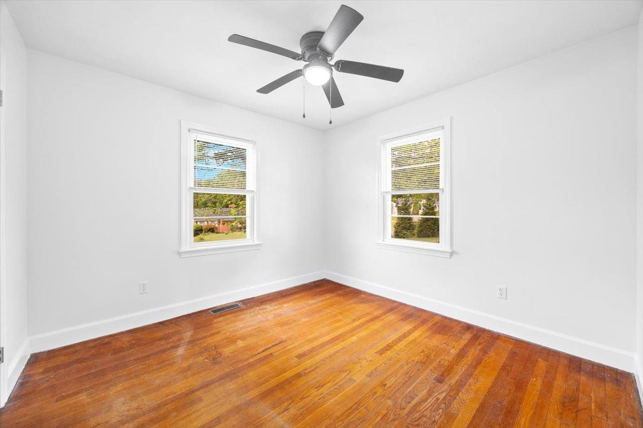 215 FRASER LN, STAUNTON, Virginia 24401, 3 Bedrooms Bedrooms, ,2 BathroomsBathrooms,Residential,215 FRASER LN,664264 MLS # 664264