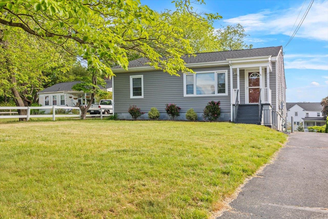 215 FRASER LN, STAUNTON, Virginia 24401, 3 Bedrooms Bedrooms, ,2 BathroomsBathrooms,Residential,215 FRASER LN,664264 MLS # 664264