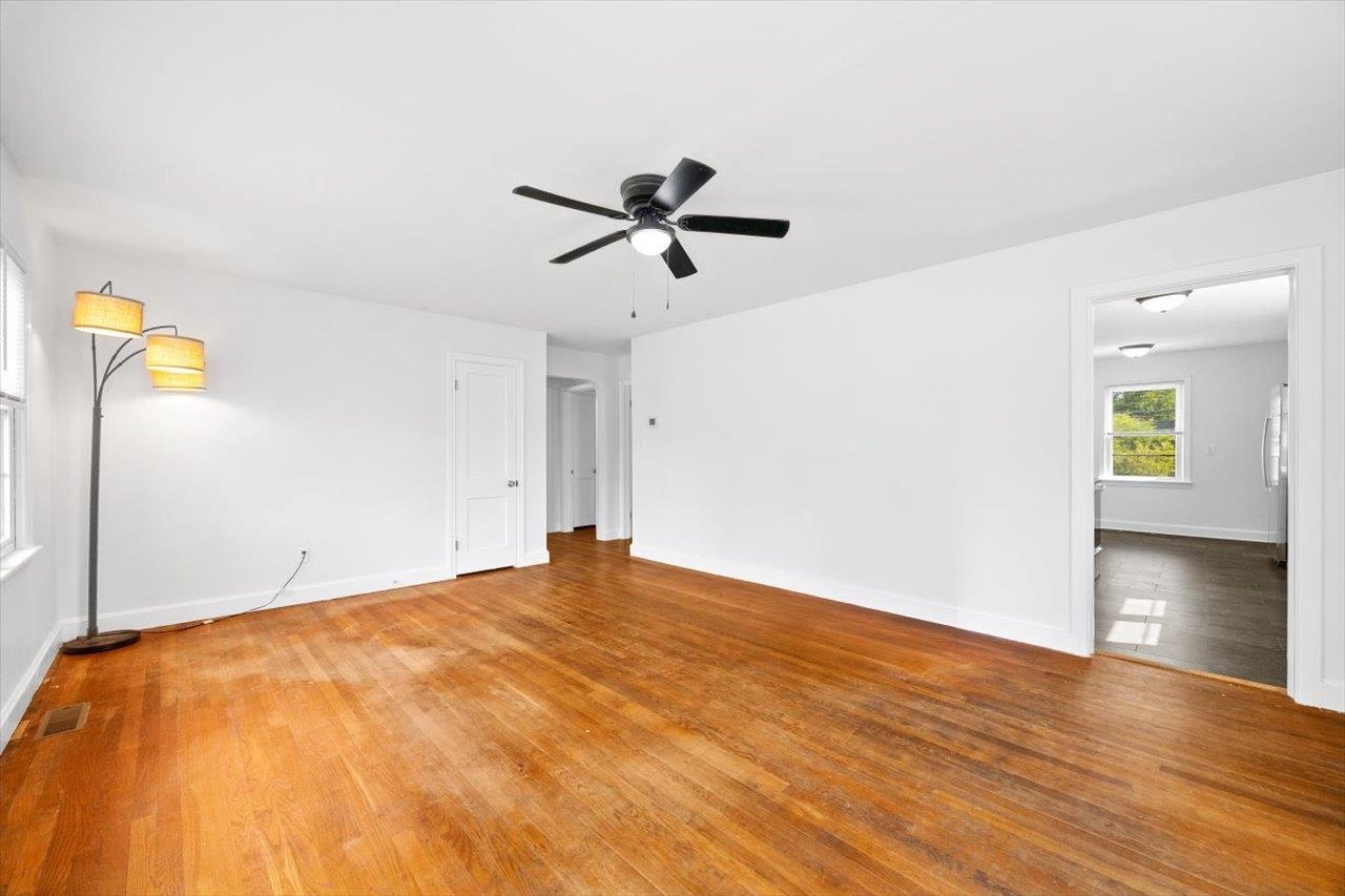 215 FRASER LN, STAUNTON, Virginia 24401, 3 Bedrooms Bedrooms, ,2 BathroomsBathrooms,Residential,215 FRASER LN,664264 MLS # 664264
