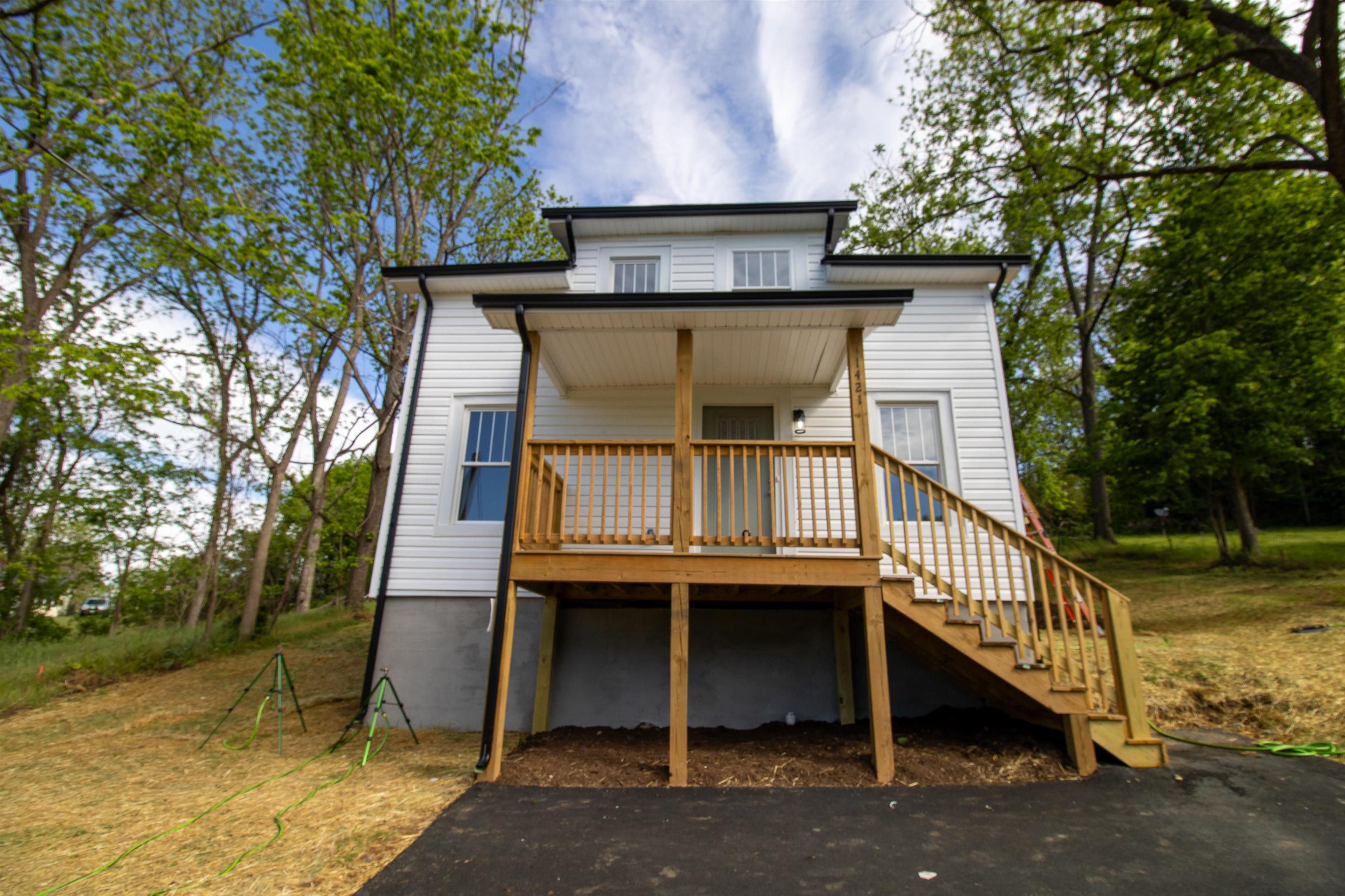 1421 ASHBY ST, STAUNTON, Virginia 24401, 4 Bedrooms Bedrooms, ,2 BathroomsBathrooms,Residential,1421 ASHBY ST,664269 MLS # 664269