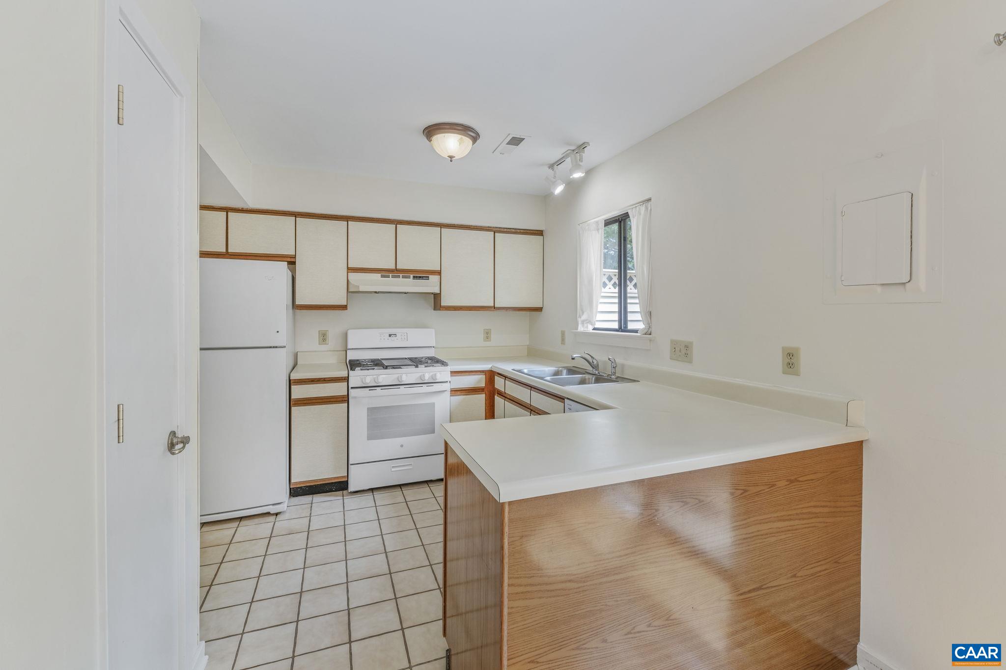 553 MILLSTONE CT, CHARLOTTESVILLE, Virginia 22901, 2 Bedrooms Bedrooms, ,1 BathroomBathrooms,Residential,553 MILLSTONE CT,664277 MLS # 664277