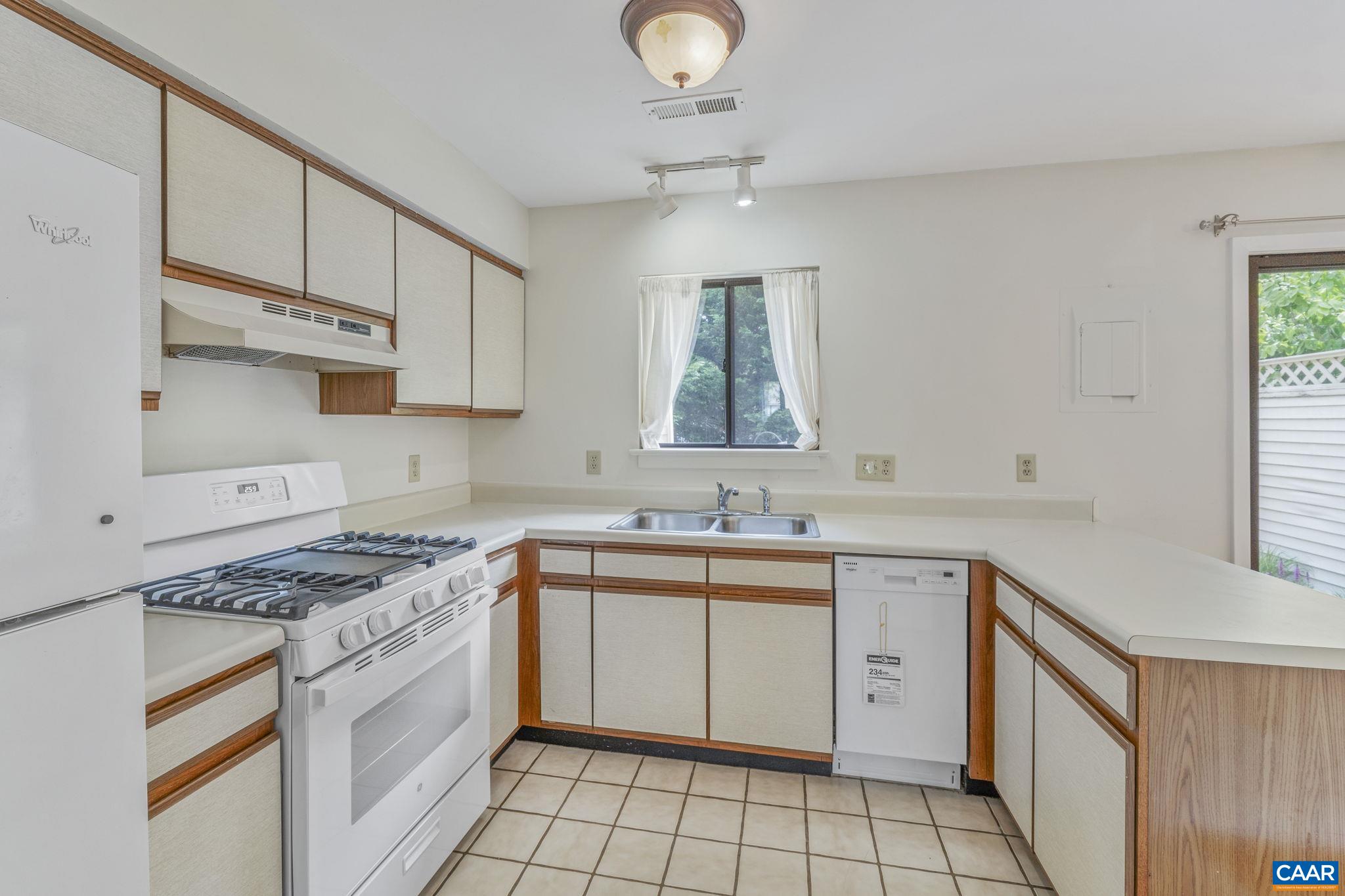 553 MILLSTONE CT, CHARLOTTESVILLE, Virginia 22901, 2 Bedrooms Bedrooms, ,1 BathroomBathrooms,Residential,553 MILLSTONE CT,664277 MLS # 664277