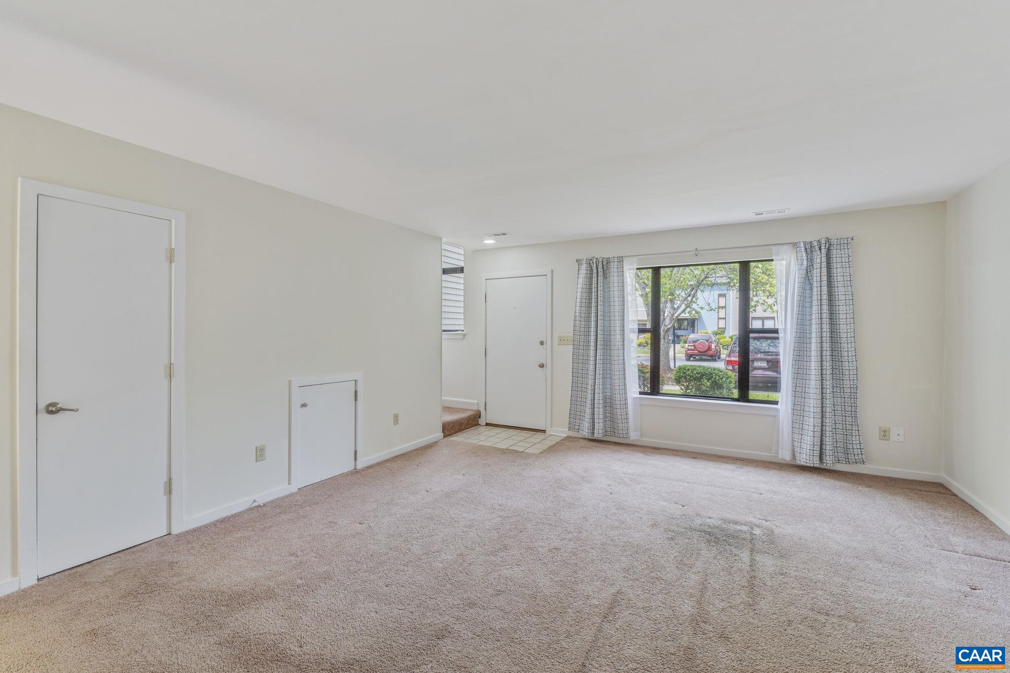 553 MILLSTONE CT, CHARLOTTESVILLE, Virginia 22901, 2 Bedrooms Bedrooms, ,1 BathroomBathrooms,Residential,553 MILLSTONE CT,664277 MLS # 664277