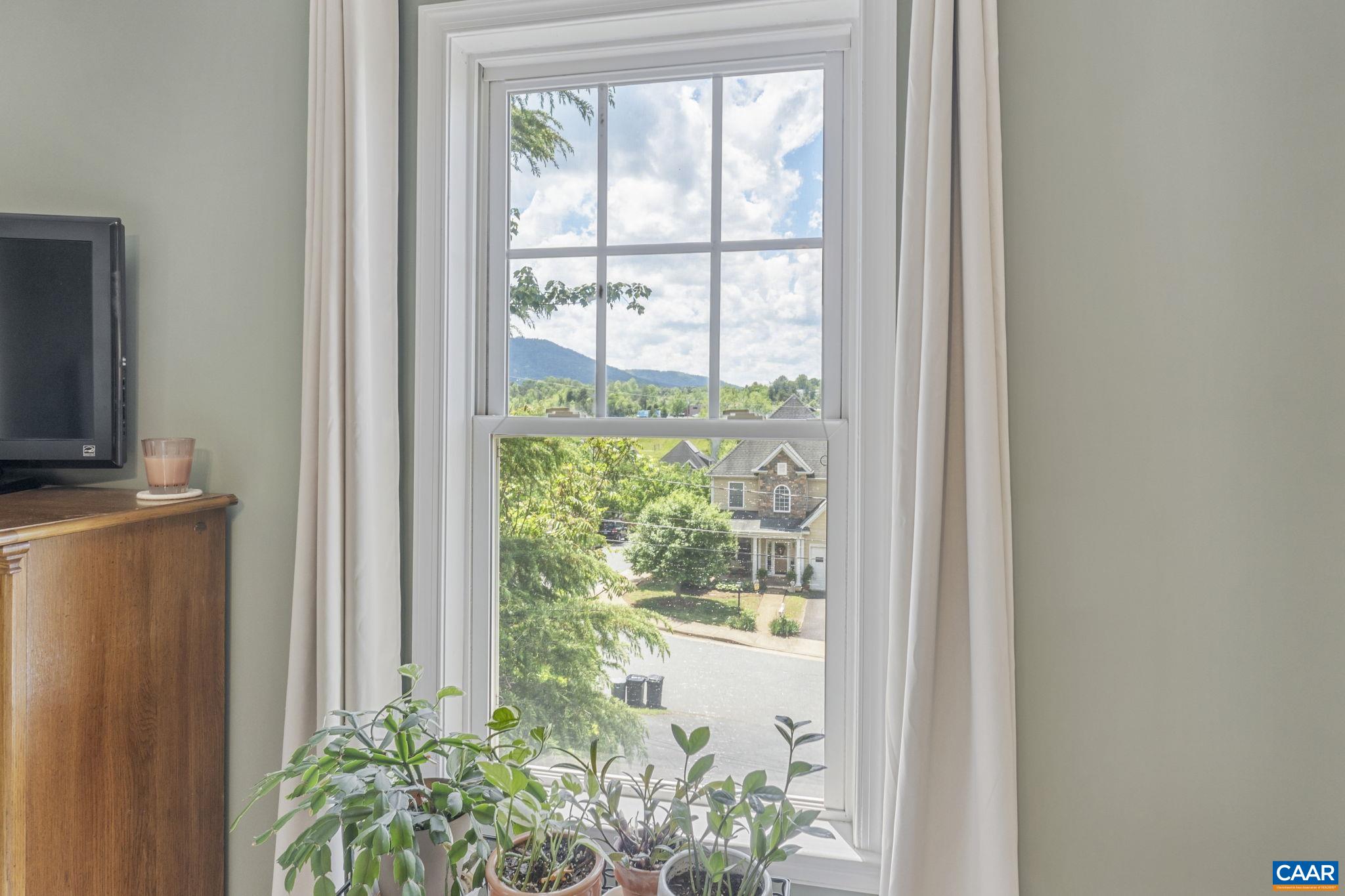 707 PALATINE AVE, CHARLOTTESVILLE, Virginia 22902, 2 Bedrooms Bedrooms, ,2 BathroomsBathrooms,Residential,Avon Terrace Townhome,707 PALATINE AVE,664281 MLS # 664281