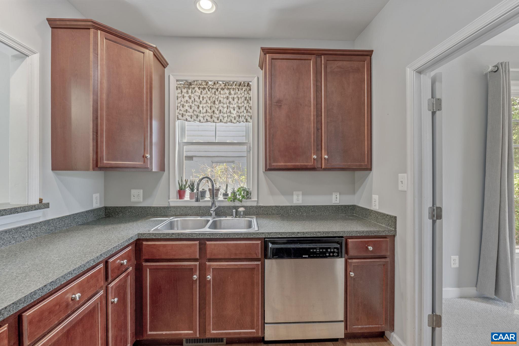 707 PALATINE AVE, CHARLOTTESVILLE, Virginia 22902, 2 Bedrooms Bedrooms, ,2 BathroomsBathrooms,Residential,Avon Terrace Townhome,707 PALATINE AVE,664281 MLS # 664281