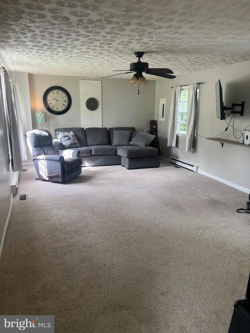 7979 MAIN ST, MIDDLETOWN, Virginia 22645, 2 Bedrooms Bedrooms, ,2 BathroomsBathrooms,Residential,For sale,7979 MAIN ST,VAFV2033552 MLS # VAFV2033552