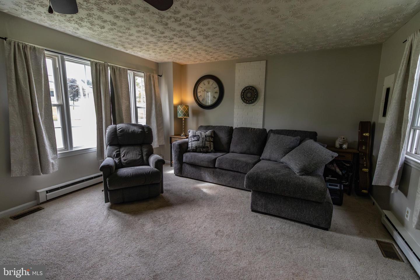 7979 MAIN ST, MIDDLETOWN, Virginia 22645, 2 Bedrooms Bedrooms, ,2 BathroomsBathrooms,Residential,For sale,7979 MAIN ST,VAFV2033552 MLS # VAFV2033552
