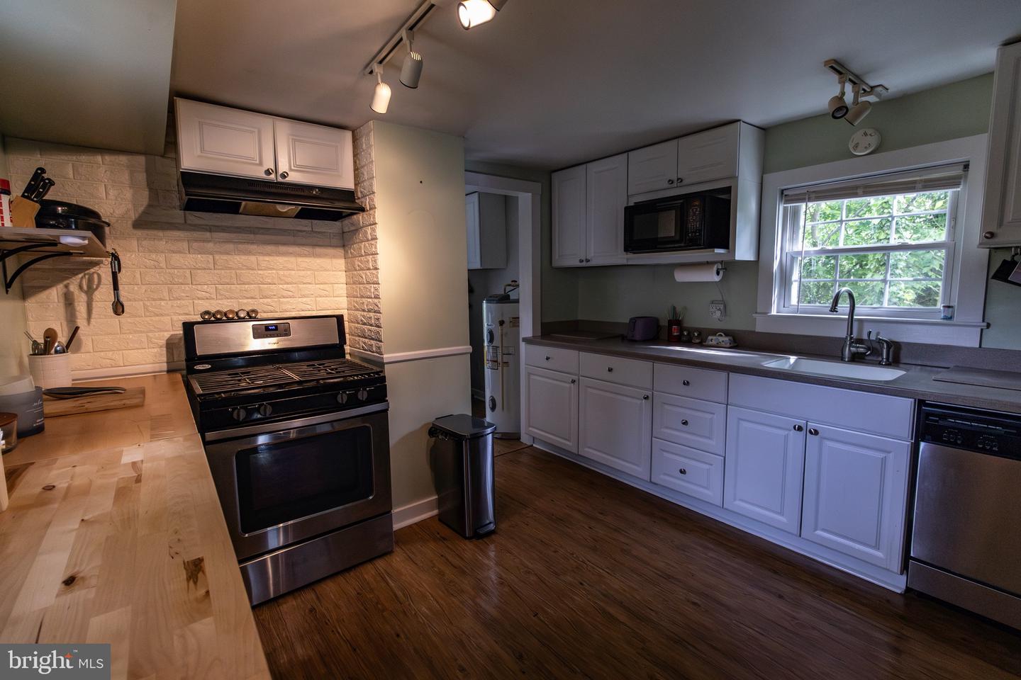 7979 MAIN ST, MIDDLETOWN, Virginia 22645, 2 Bedrooms Bedrooms, ,2 BathroomsBathrooms,Residential,For sale,7979 MAIN ST,VAFV2033552 MLS # VAFV2033552